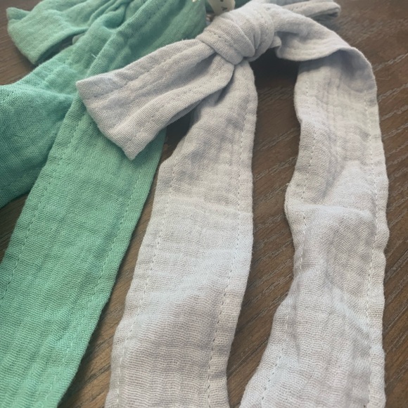 Anthropologie Gauzy Hair Clips set of 2 - Picture 3 of 3